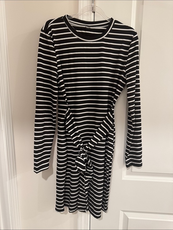 Dresses & Skirts - Black & White Striped Knot-Front Long Sleeve Dress - Women's